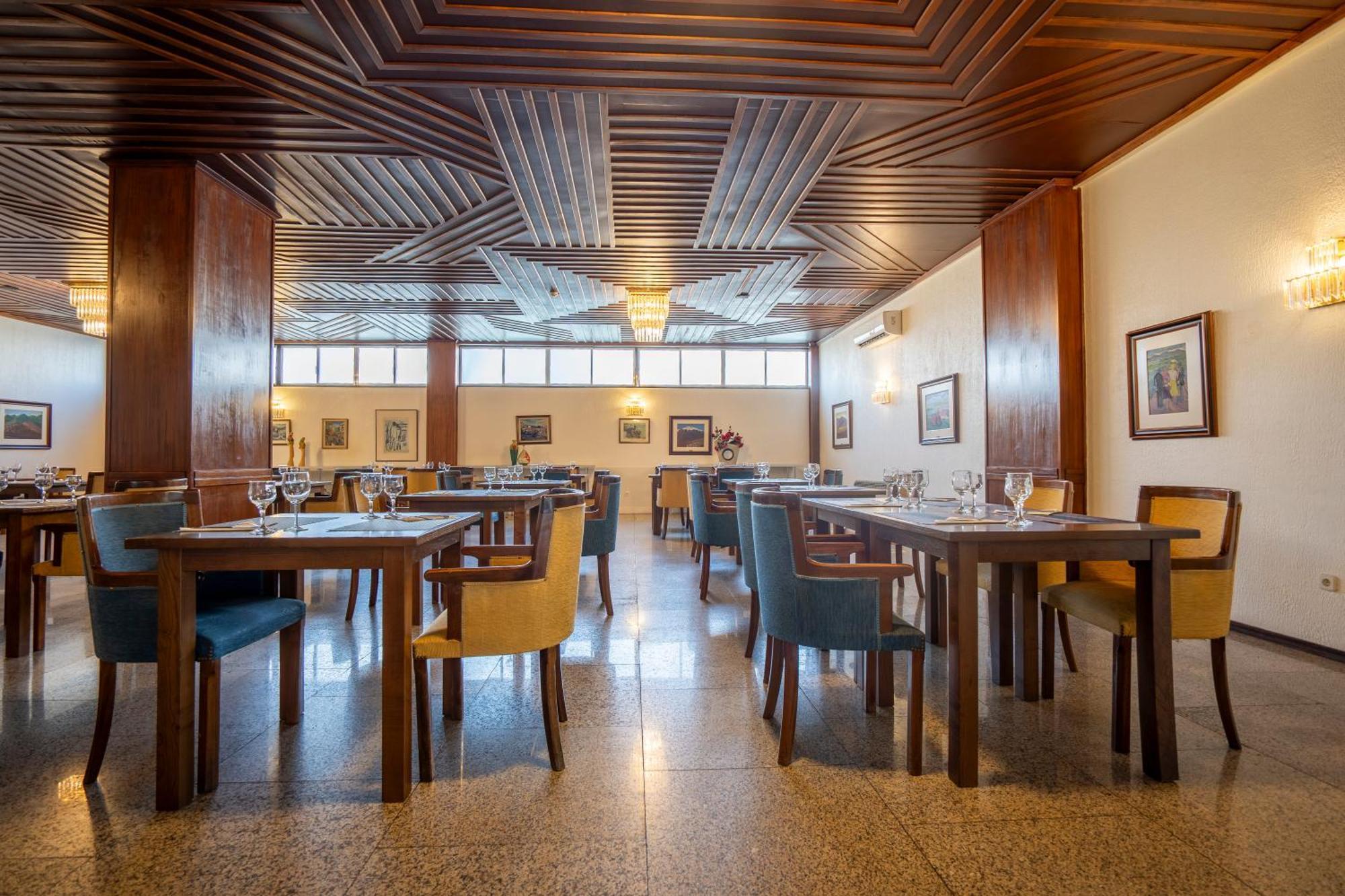 Hotel Onix Viseu Esterno foto